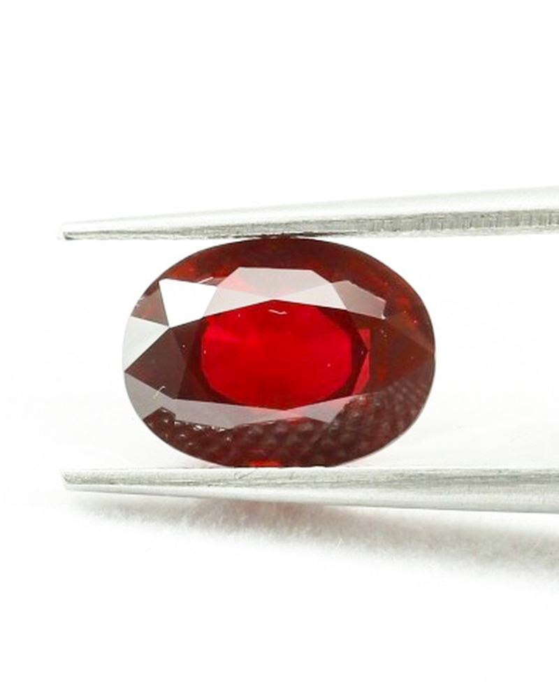 4.01ct Ruby · Oval Cut