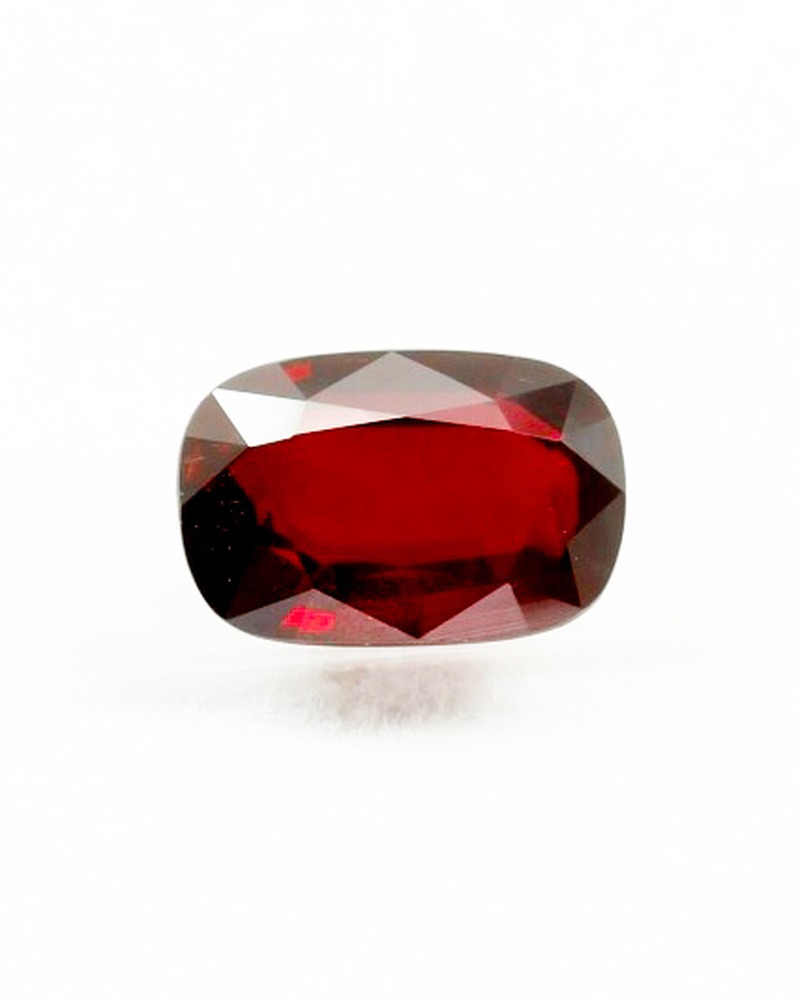 4.07ct Ruby · Oval Cut